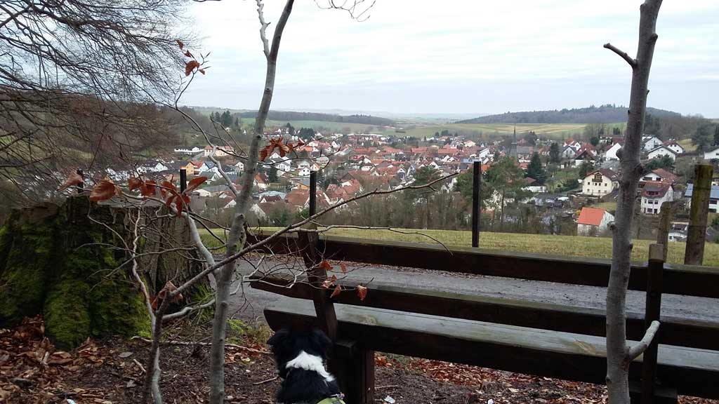 Aussicht auf Heubach von der Bank am Weg zum Sportplatz Aussicht auf Heubach von der Bank am Weg zum Sportplatz